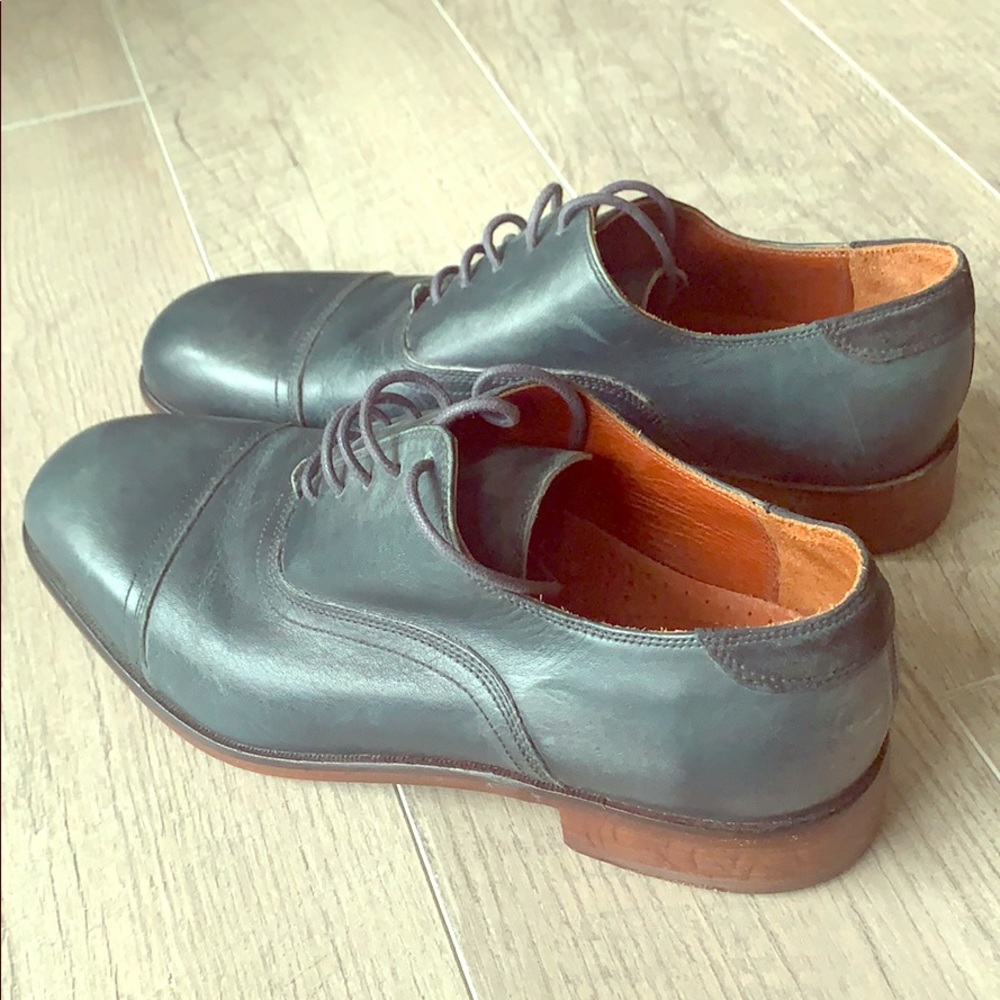 Florsheim men’s Cap Toe Oxford lace-up dress shoes
